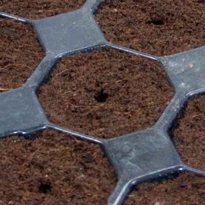 Tray with 104 sockets and peat blocks